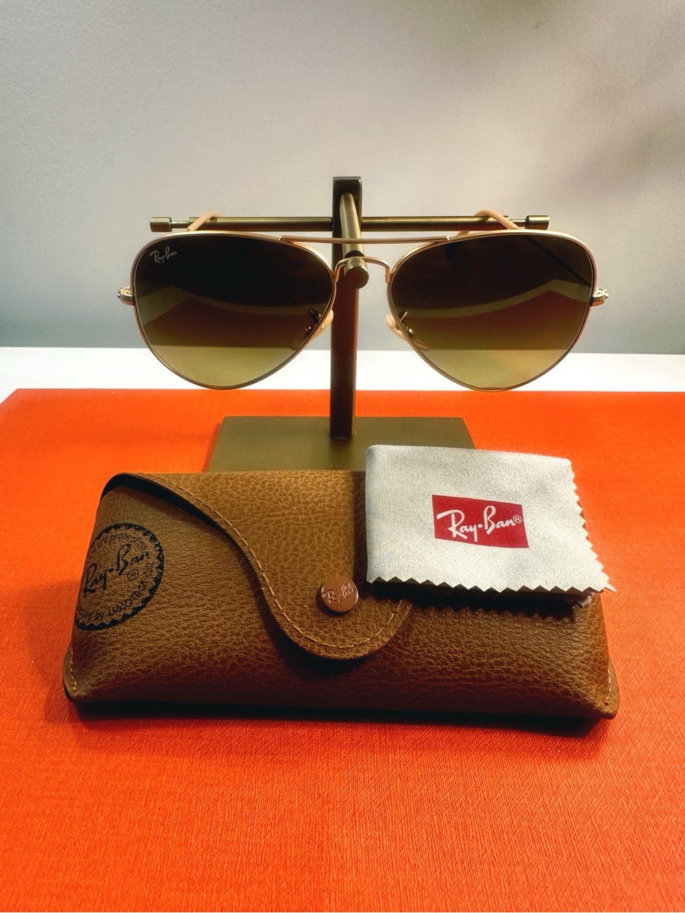 Ray-Ban RB3025 Aviator Gold Brown Gradient Sunglasses 58mm - LIKE NEW